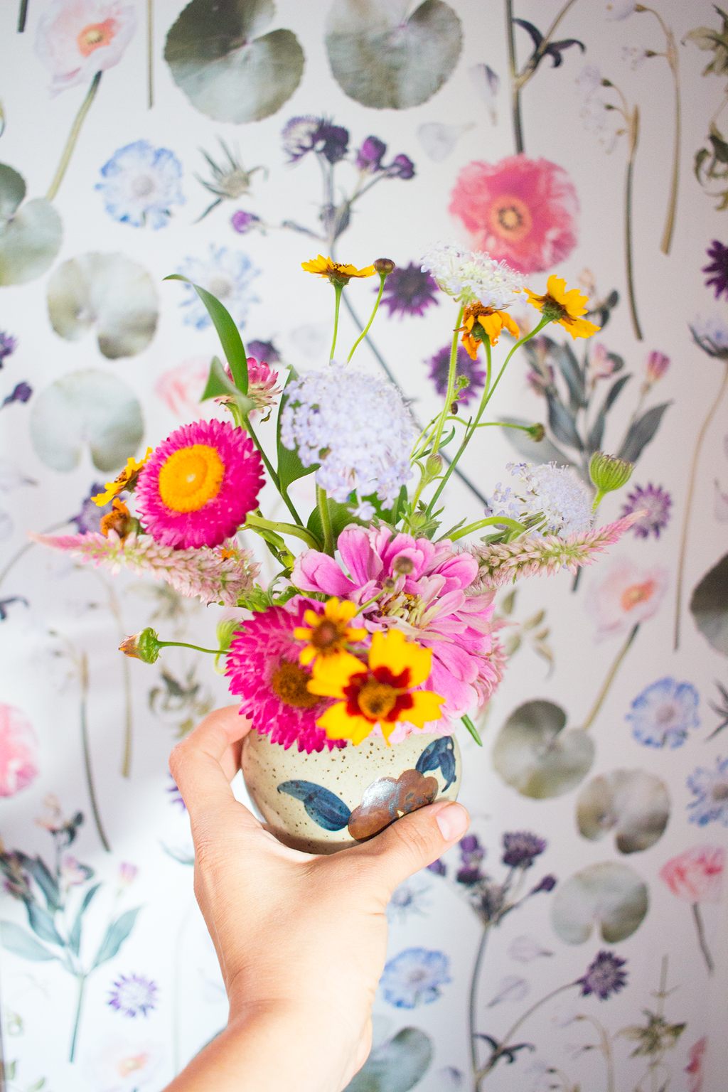 Floral Finds Wallpaper, white