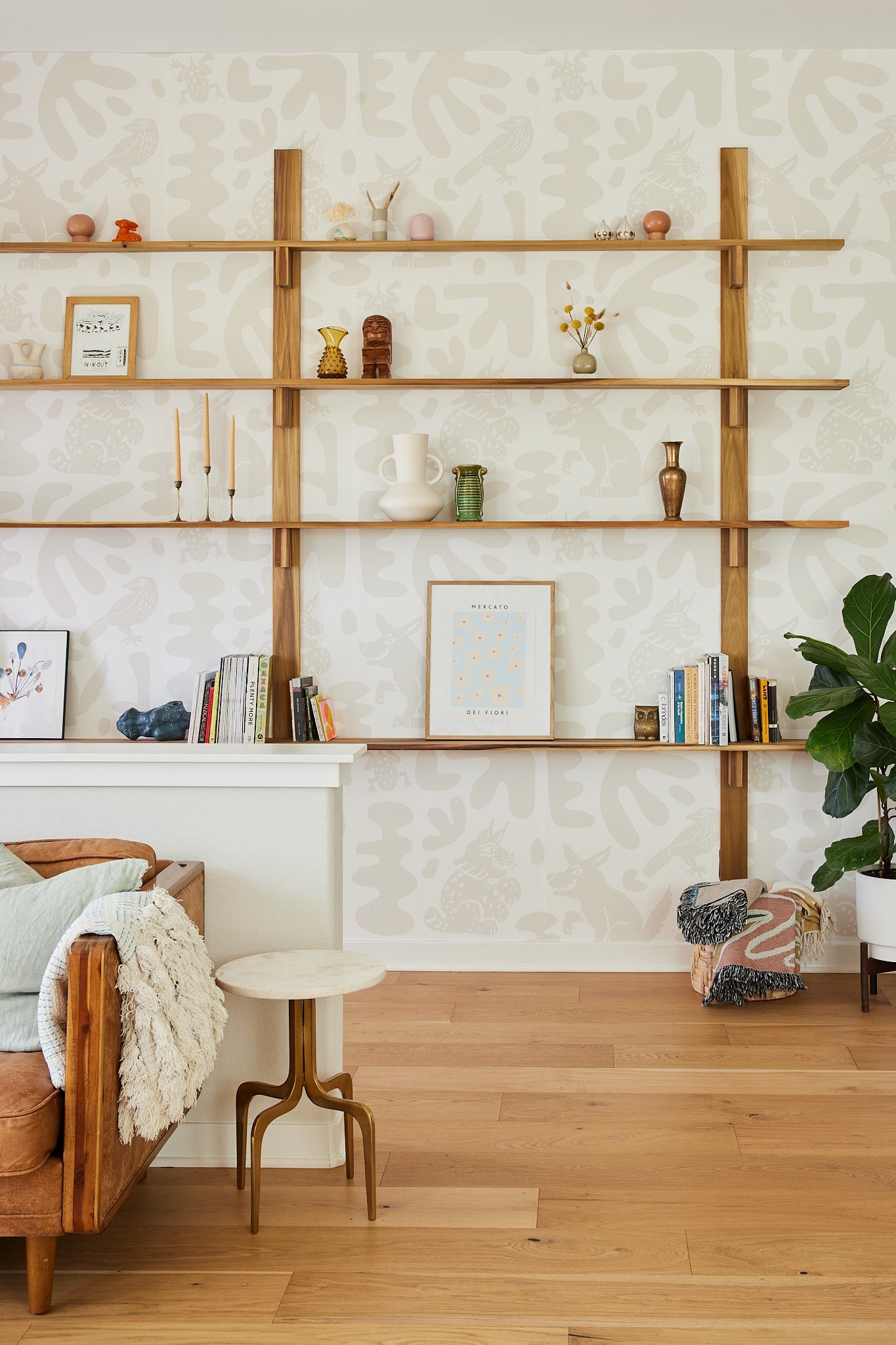 Abstract Animales Wallpaper, white and neutral