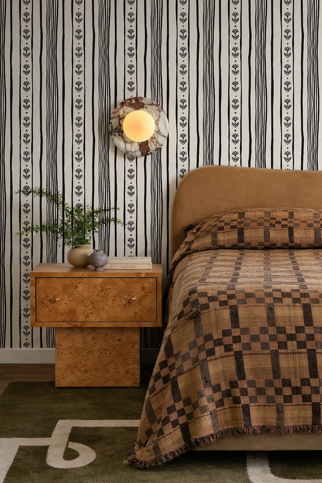Daisy Chain Stripe Wallpaper, beige and black