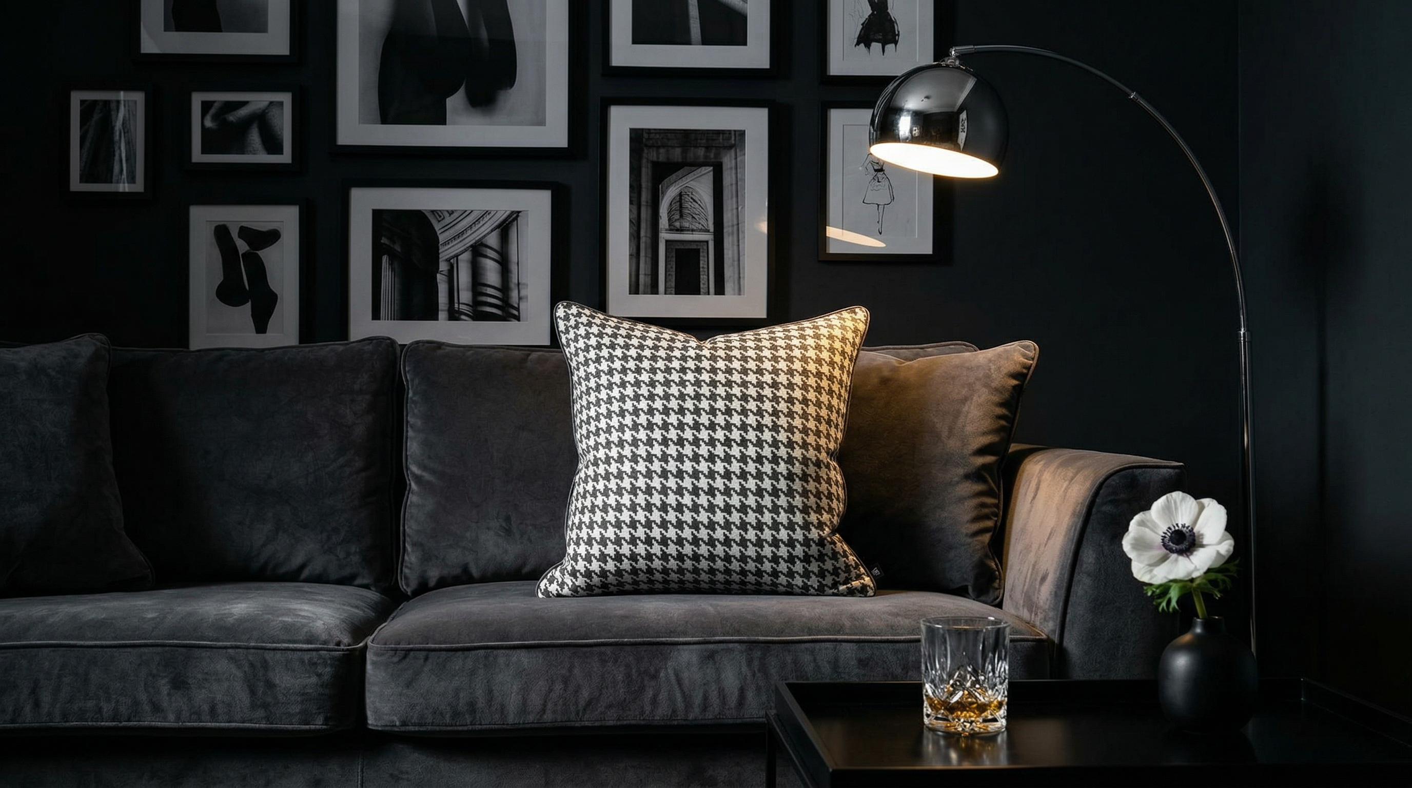 Coco Tuxedo Uni Pillow