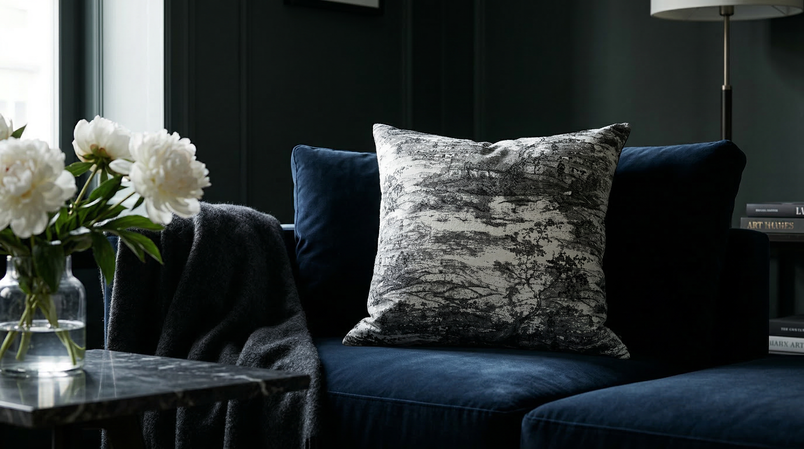 Helton Black & White 24" Pillow