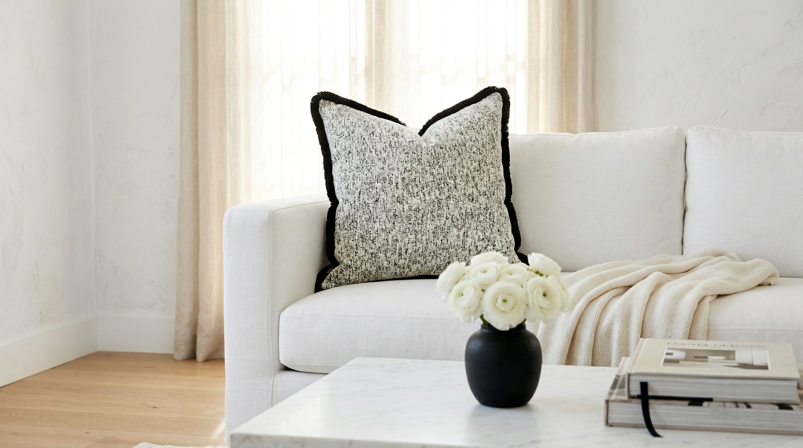 July White W/ Fringe Pillow Uni