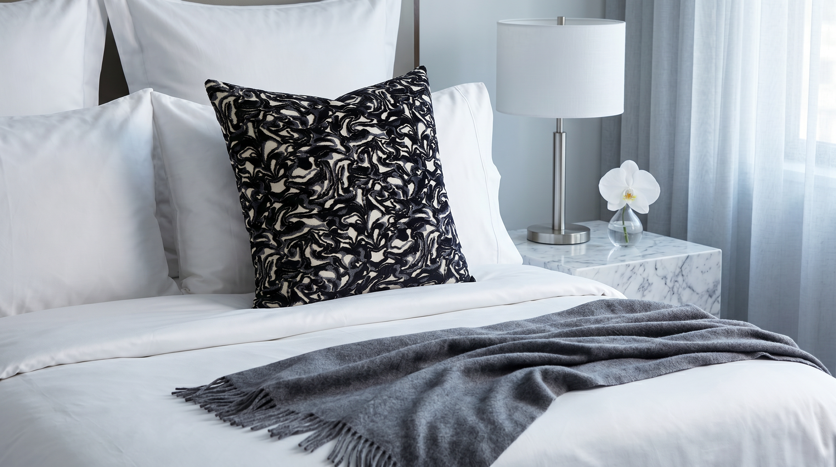 MARLA BLACK DUO PILLOW