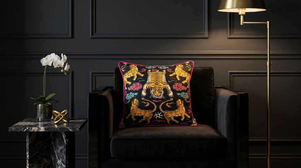 TIGER REPUBLIC JET DUO 24" PILLOW